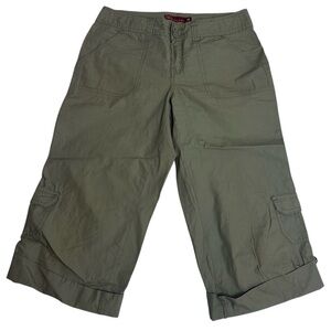 SO Juniors Olive Green Cargo Capris Size 7